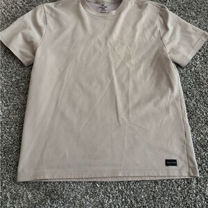 Hollister Men's Beige Short Sleeve Tee